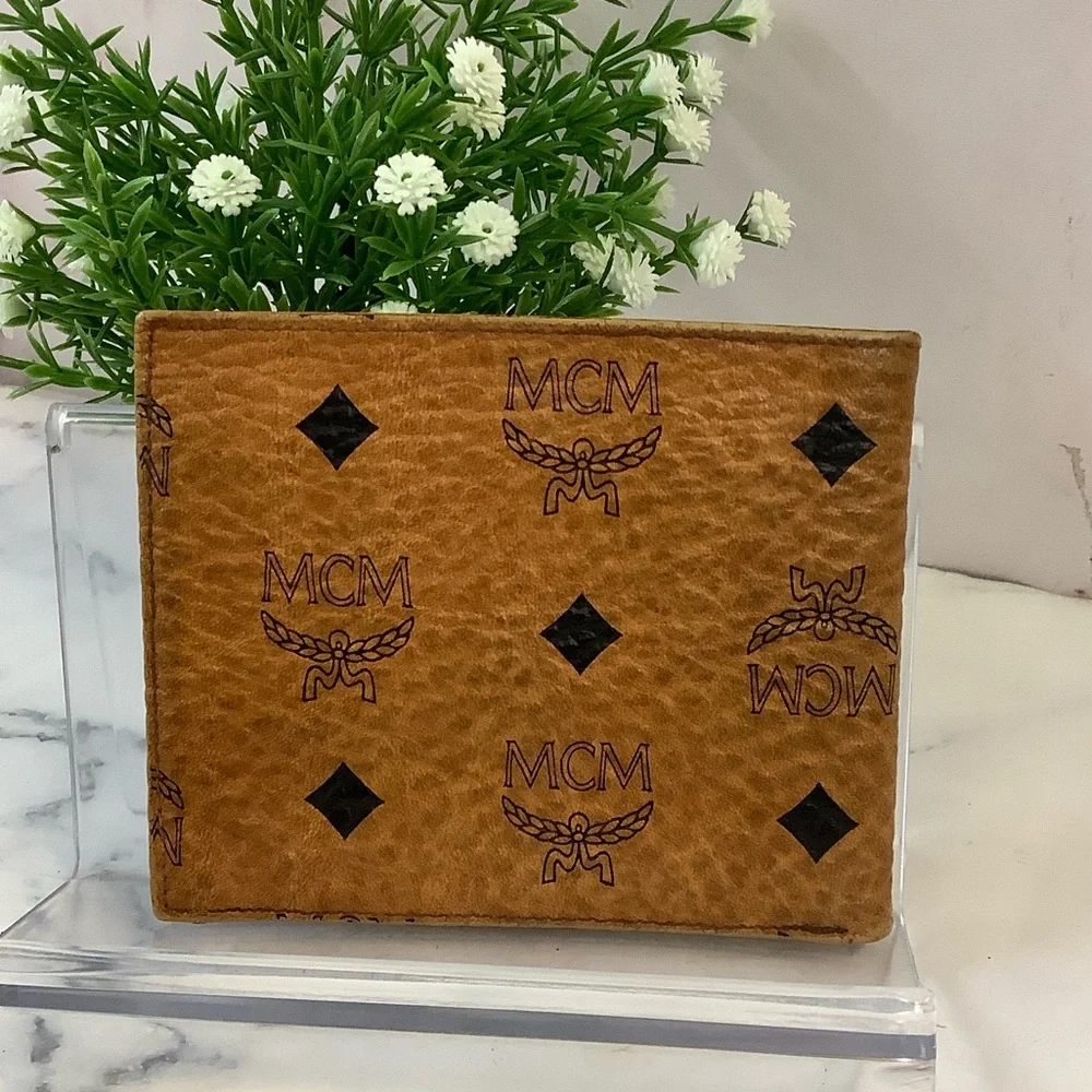 GUC MCM Visetos Bifold Wallet